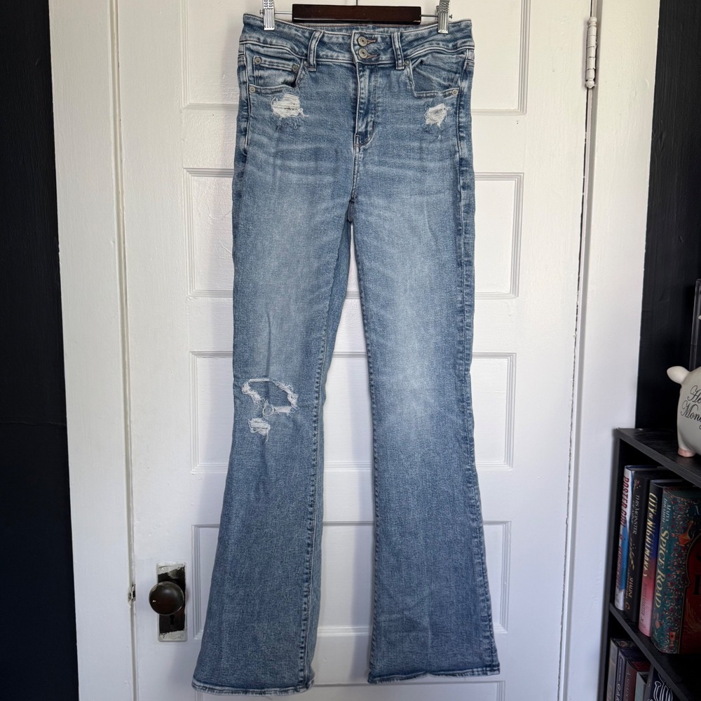 American Eagle Hi-Rise Artist Flare Jeans Light Wash Distressed 8 Long 00669